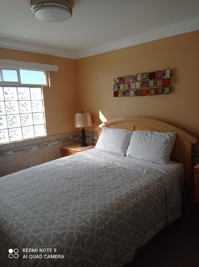 Suites Leon Rojo Tijuana Eksteriør billede