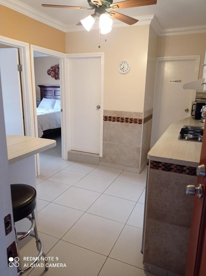 Suites Leon Rojo Tijuana Eksteriør billede